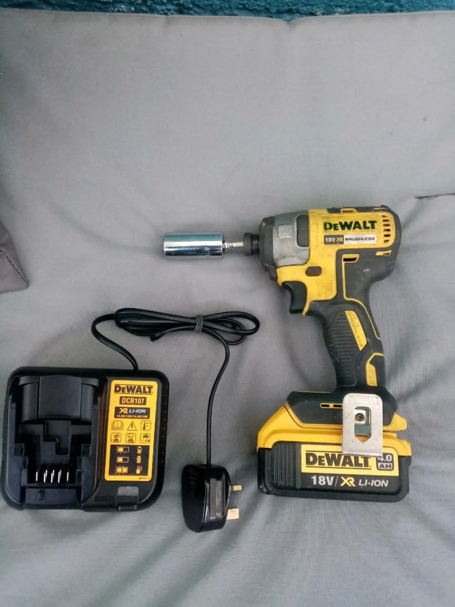 Dewalt 18v XR LI-ION Brushless Impact Driver - Image 3