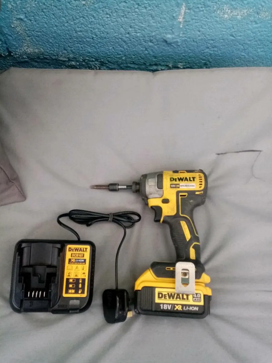 Dewalt 18v XR LI-ION Brushless Impact Driver - Image 4