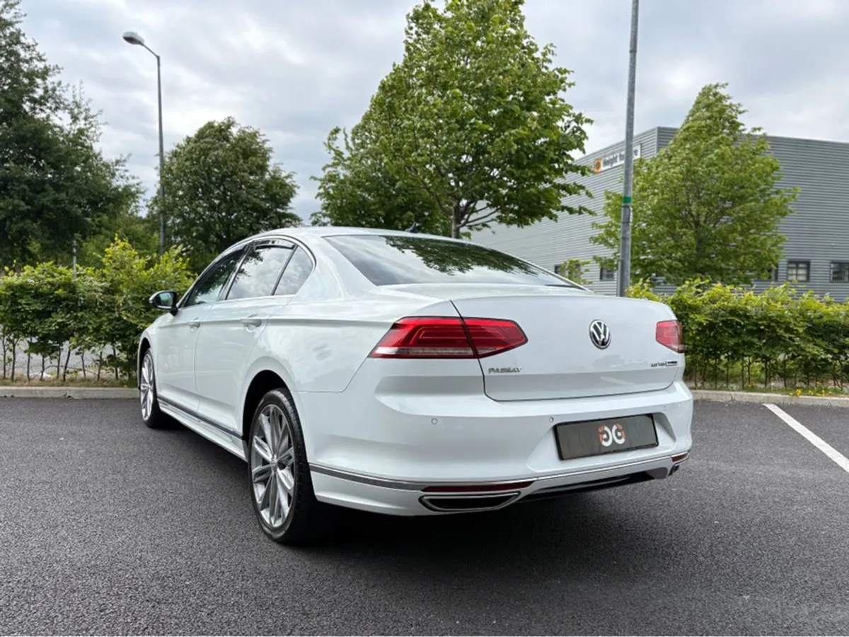 Volkswagen Passat R Line TDI Bmotion Manual - Image 3