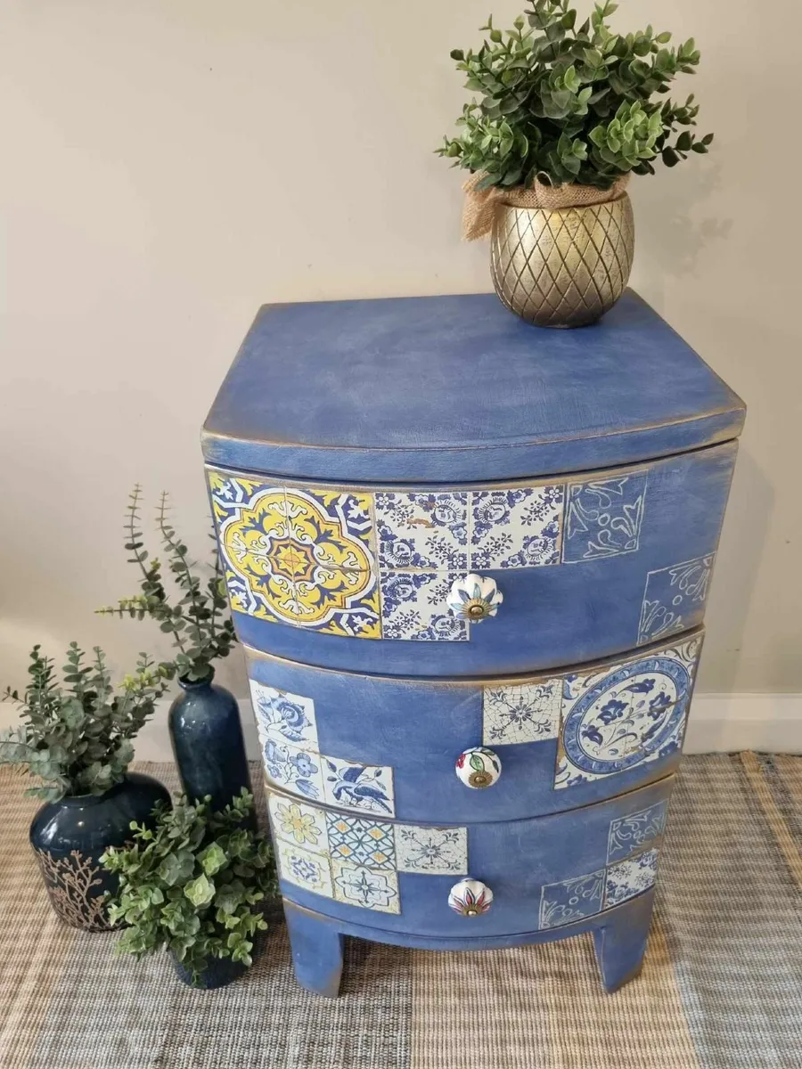 Bedside table - Image 2