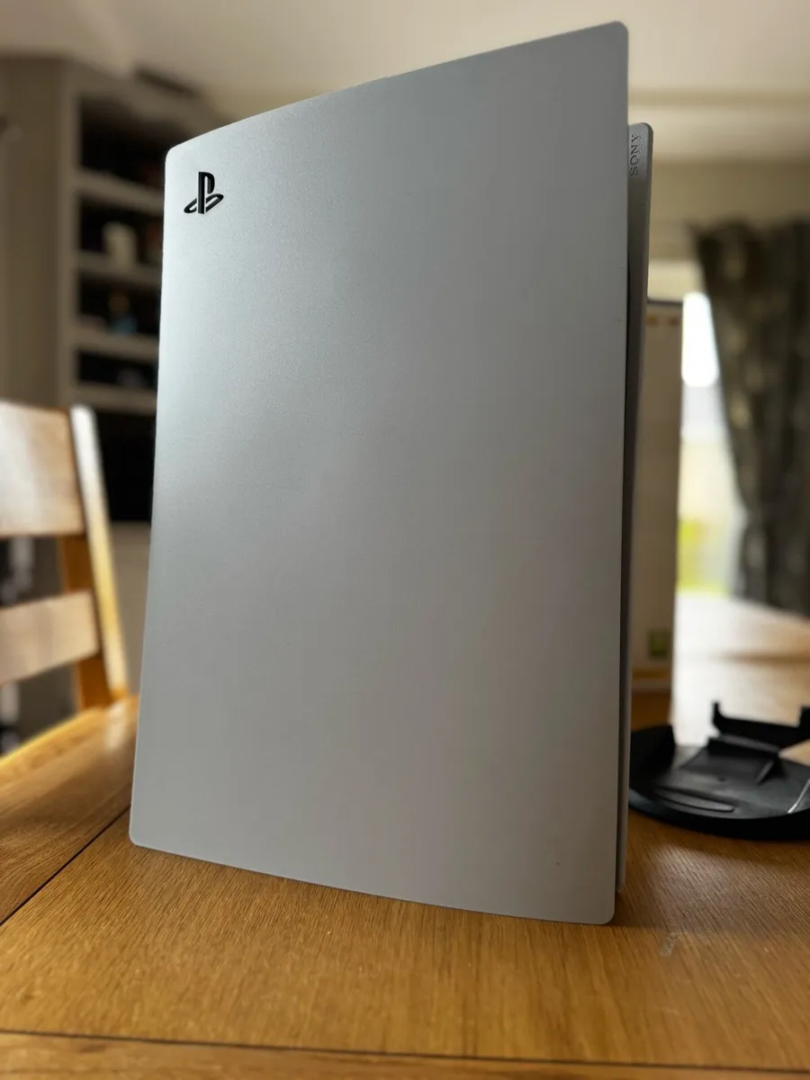 PlayStation 5 Disc Edition - Image 3