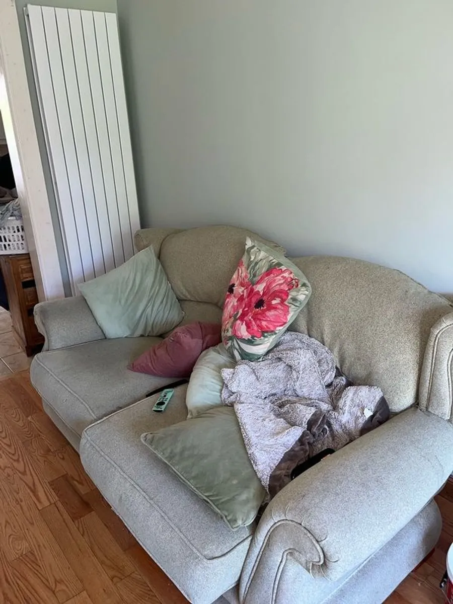 couch - Image 3