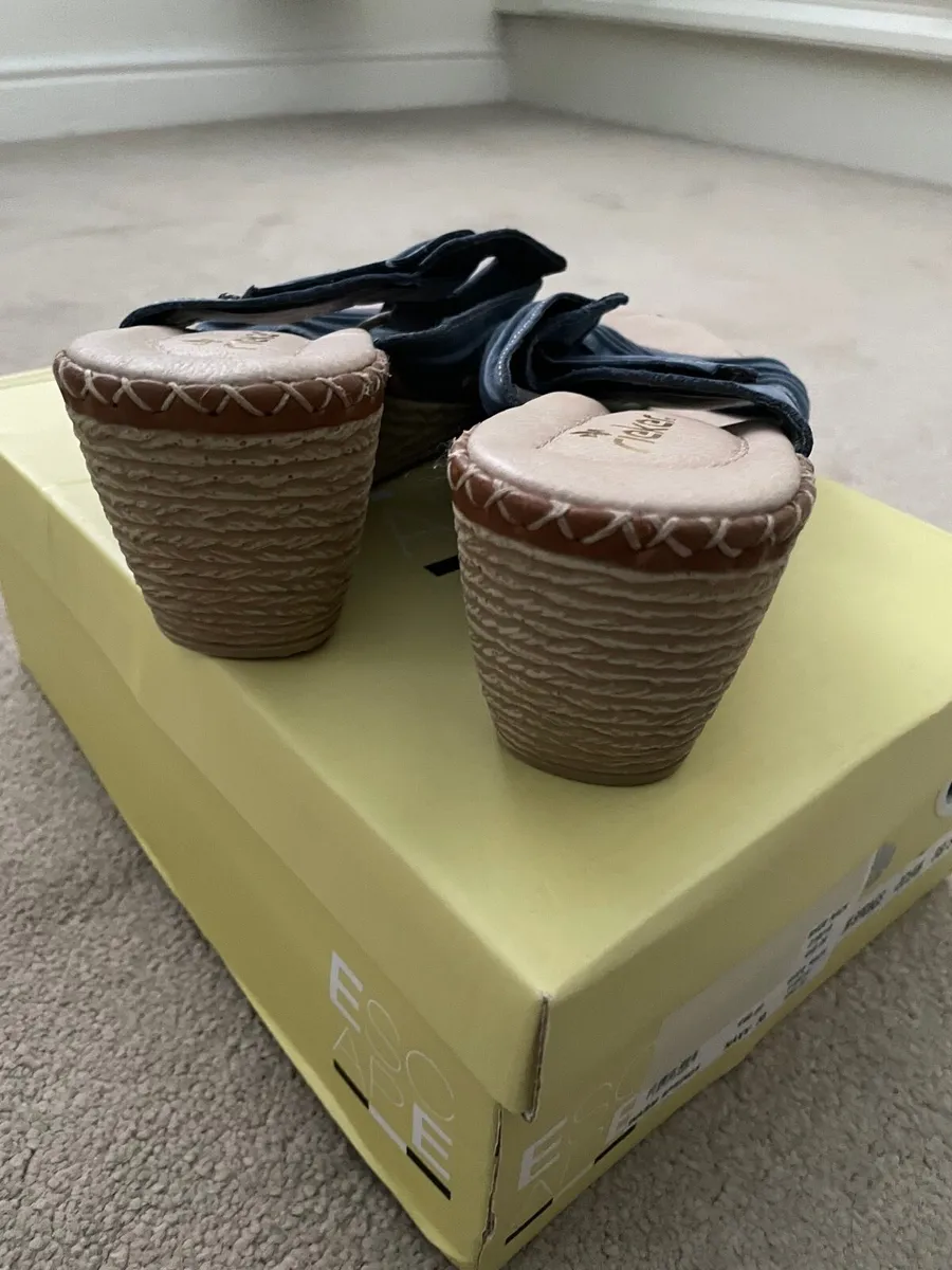 New Reiker sandal size 36 - Image 2