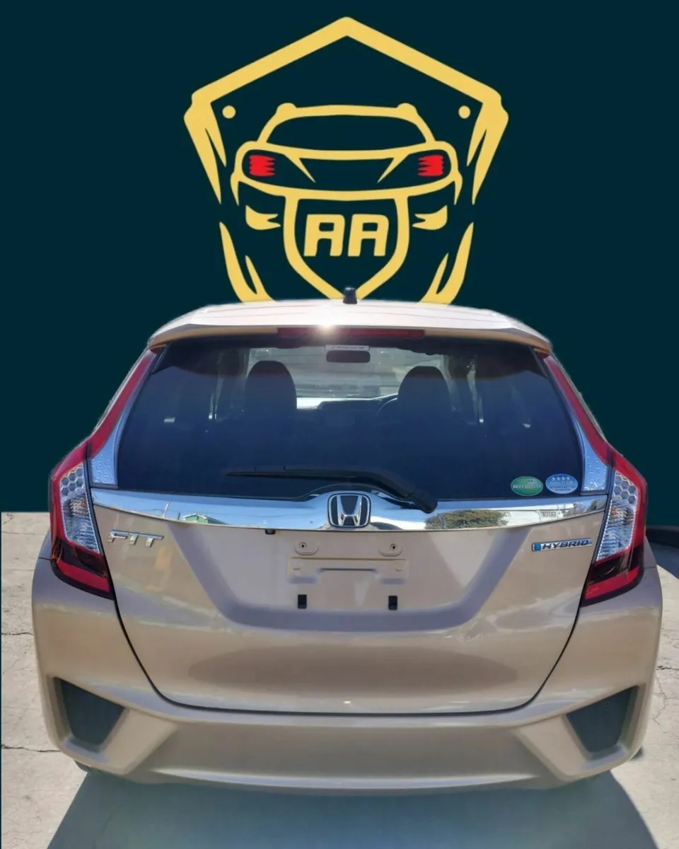 Honda Fit Hybrid 2014 Leather Interior - Image 2