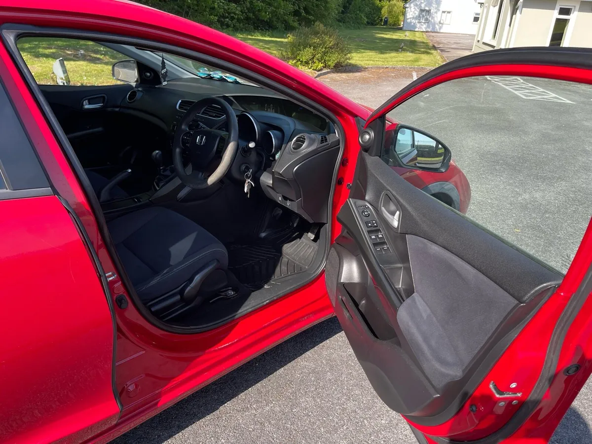 Car - Image 4