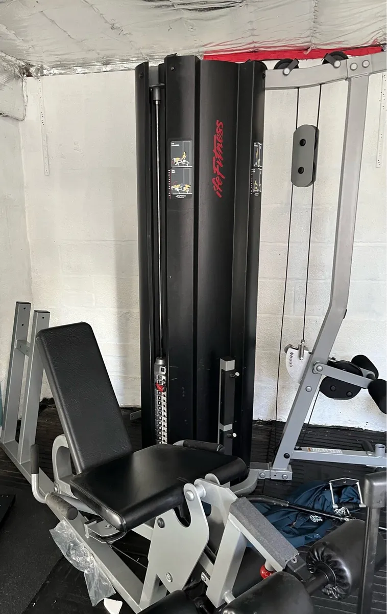 Life fitness lat pulldown / leg extension - Image 3