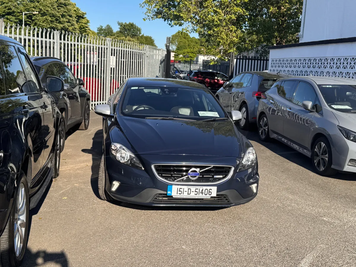 15 Volvo V40 R Design Automatic - Image 3