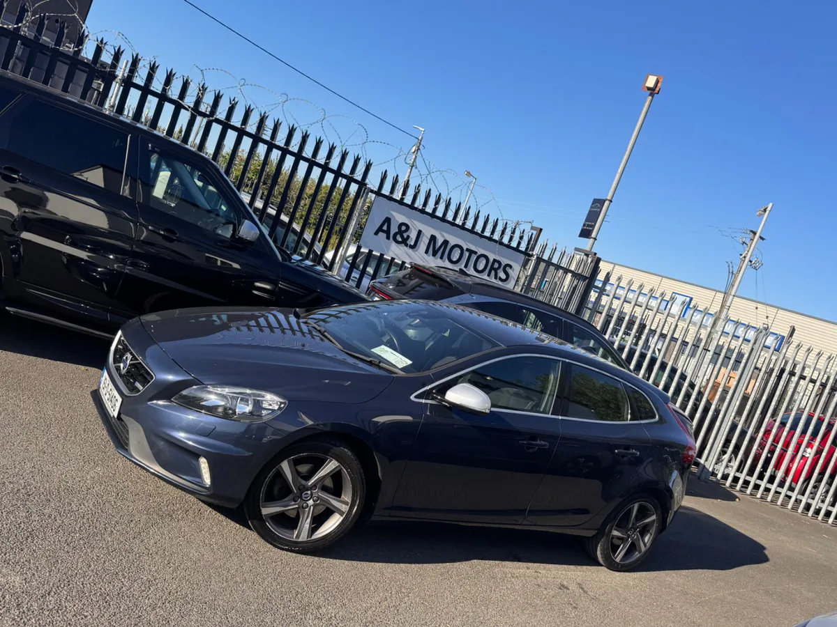 15 Volvo V40 R Design Automatic - Image 2