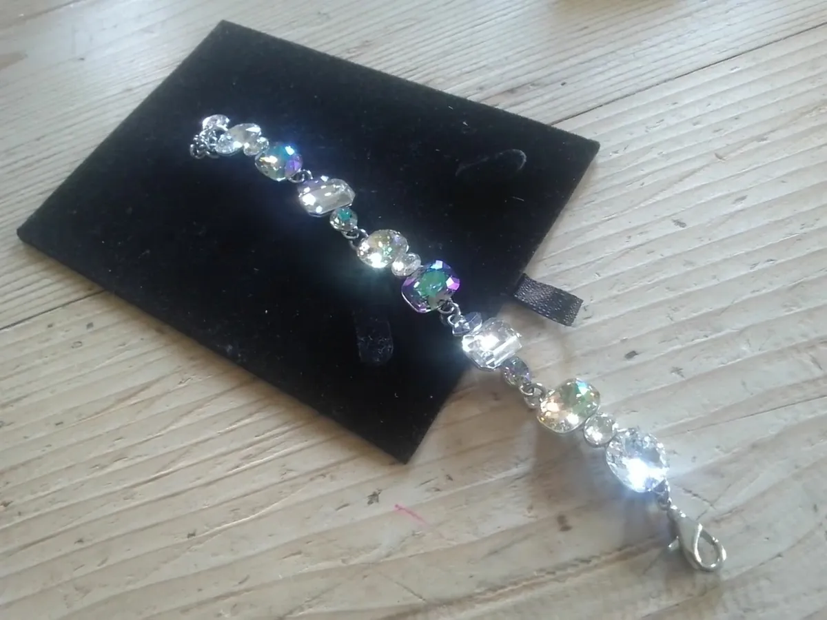 SWAROVSKI CRYSTAL VINTAGE BRACELET AS NEW - Image 3