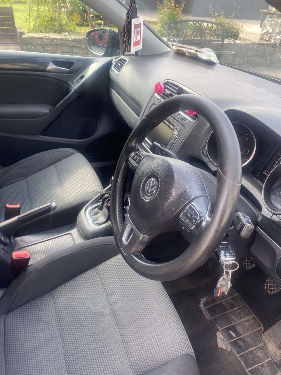 Volkswagen Golf 2012 - Image 2