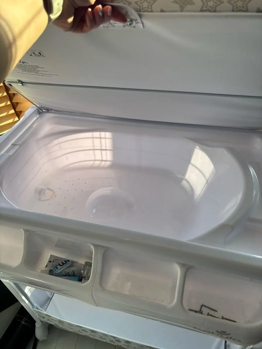 babylo baby changing table - Image 2
