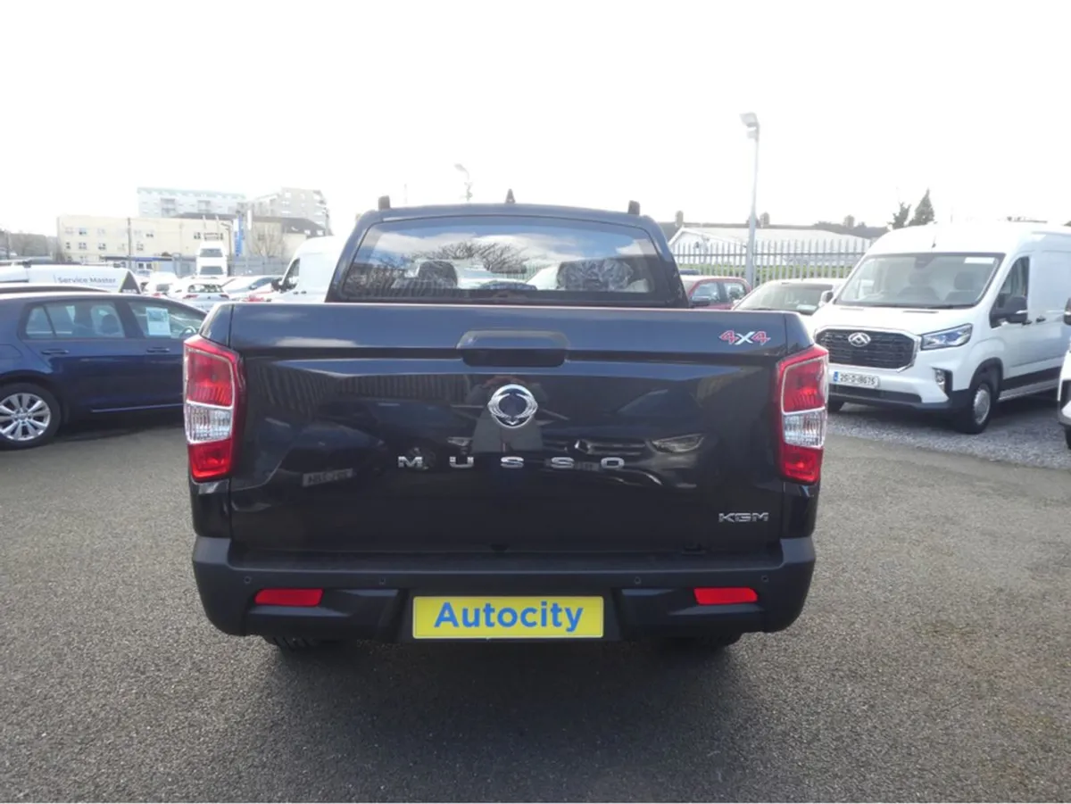 KGM Musso 2.2 Pick UP 5 Seater Commercial 4x4 - Image 2