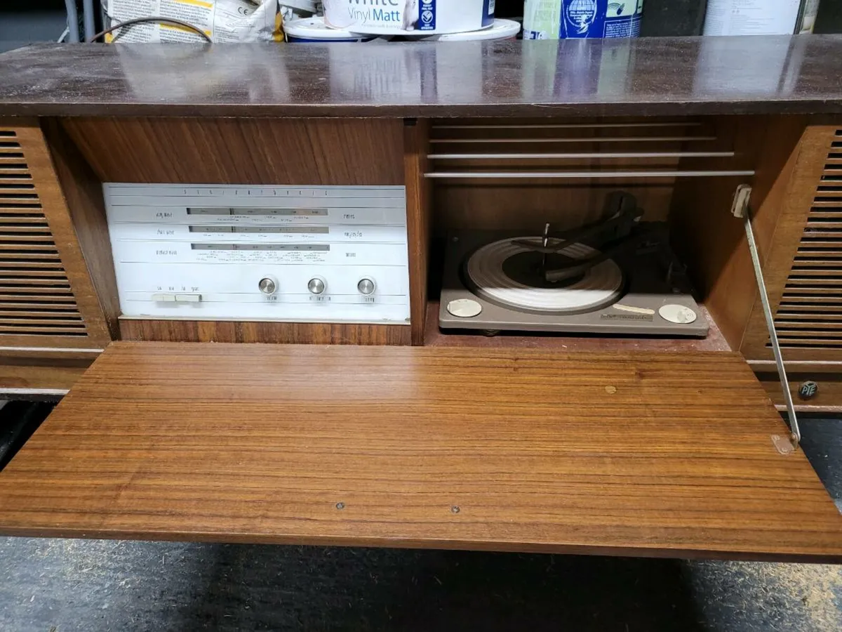 Pye antique record player / tuner €350 - Image 1