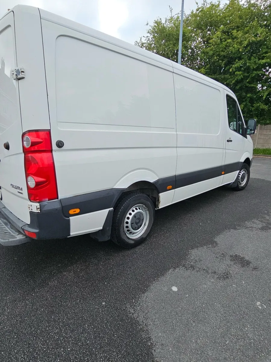Volkswagen Crafter - Image 2