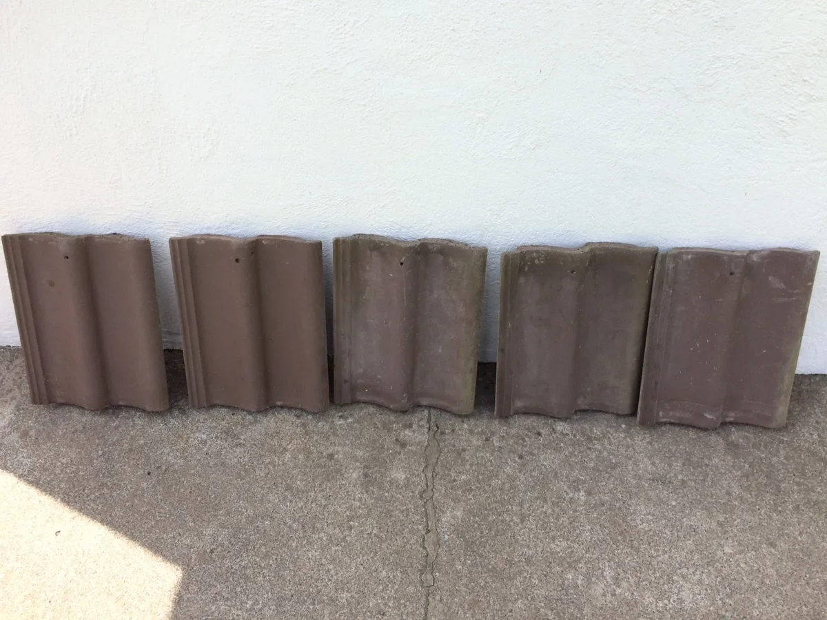 5 Quinn Roof Tiles for Sale - Image 1