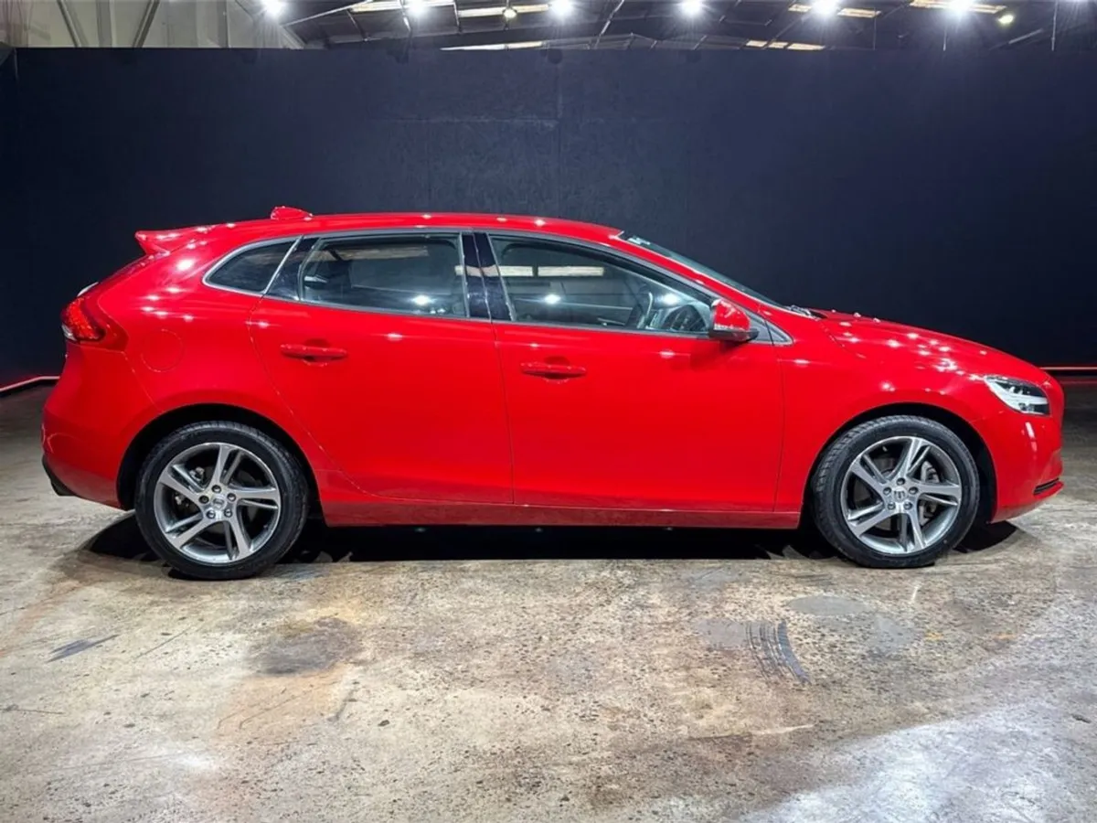 Volvo V40 1.5 Automatic - Upgraded Alloys - Heate - Image 3