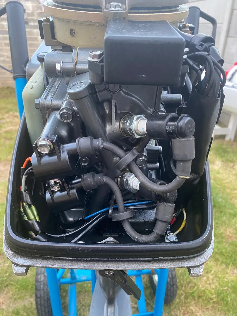 8 hp Out board engine - Image 3