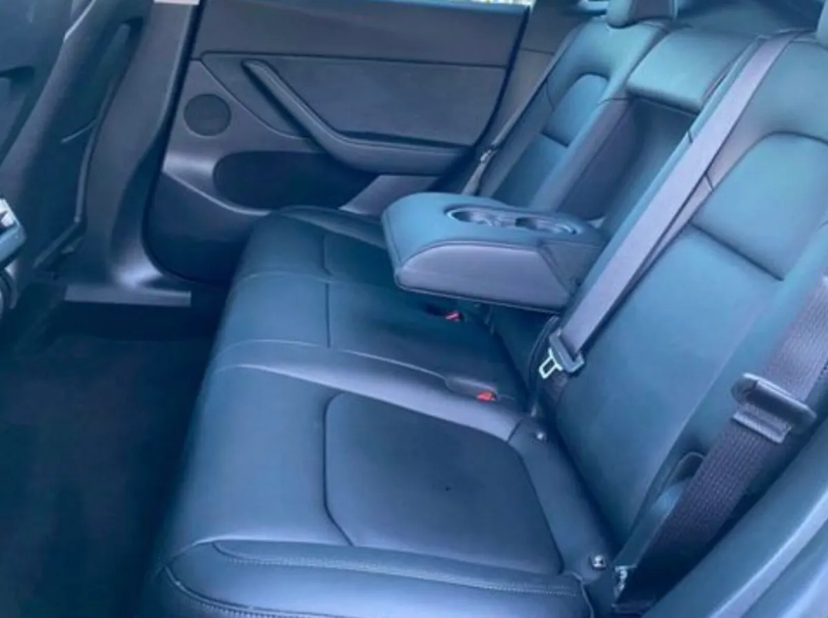 Tesla Model Y Long Range Dual Motor AWD - Image 4