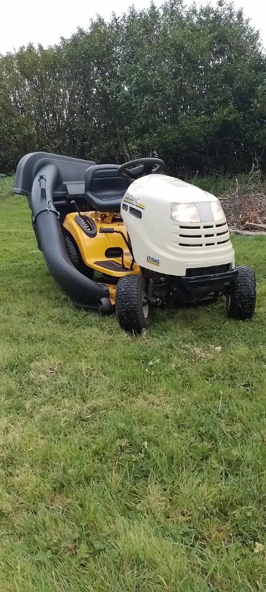 Cub Cadet Tractor Lawn mower - Image 2