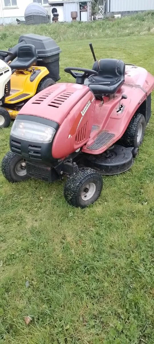 Cub Cadet Tractor Lawn mower - Image 4