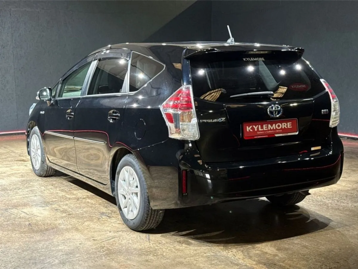 Toyota Prius 1.8 Hybrid - S - Cruise Control - Image 3