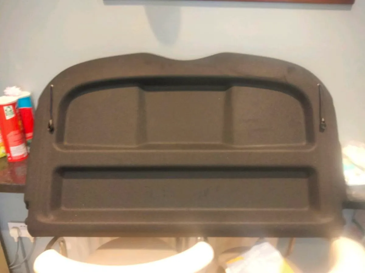 Parcel shelf - Image 2