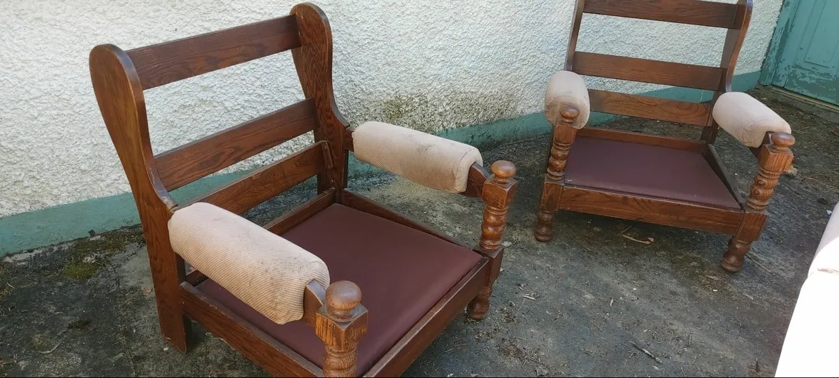 3  piece  suite  of  furniture - Image 4