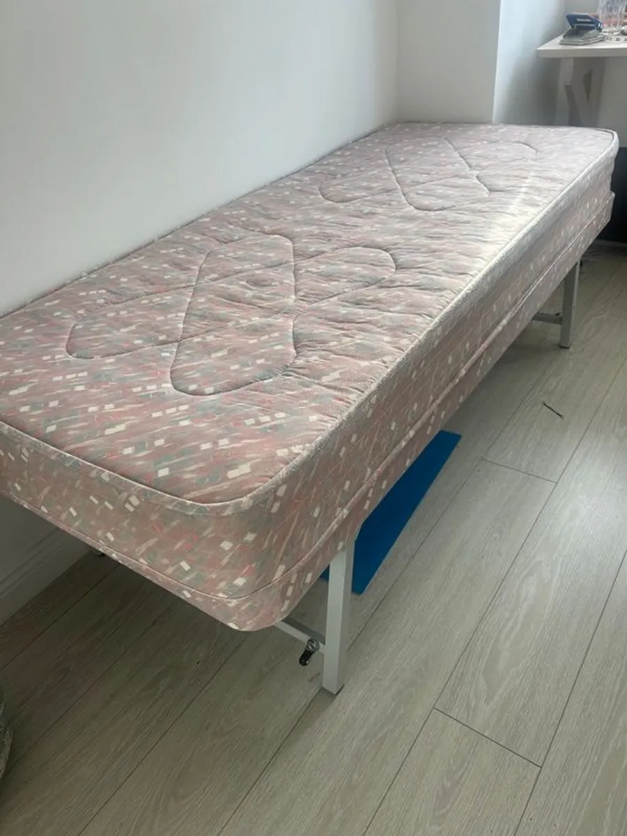 Fold up single bed - Image 3