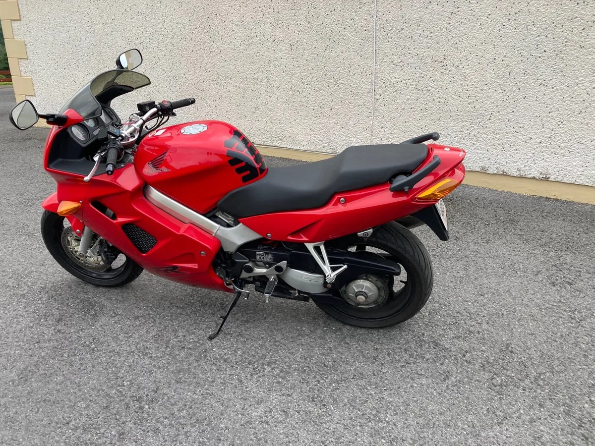 Honda VFR 2001 - Image 3