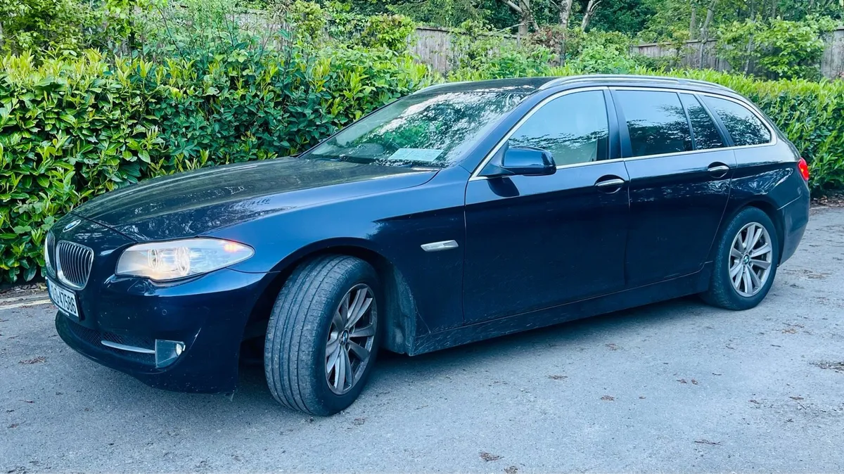 BMW 5 Series SE Touring - Image 2