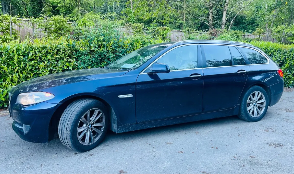 BMW 5 Series SE Touring - Image 4