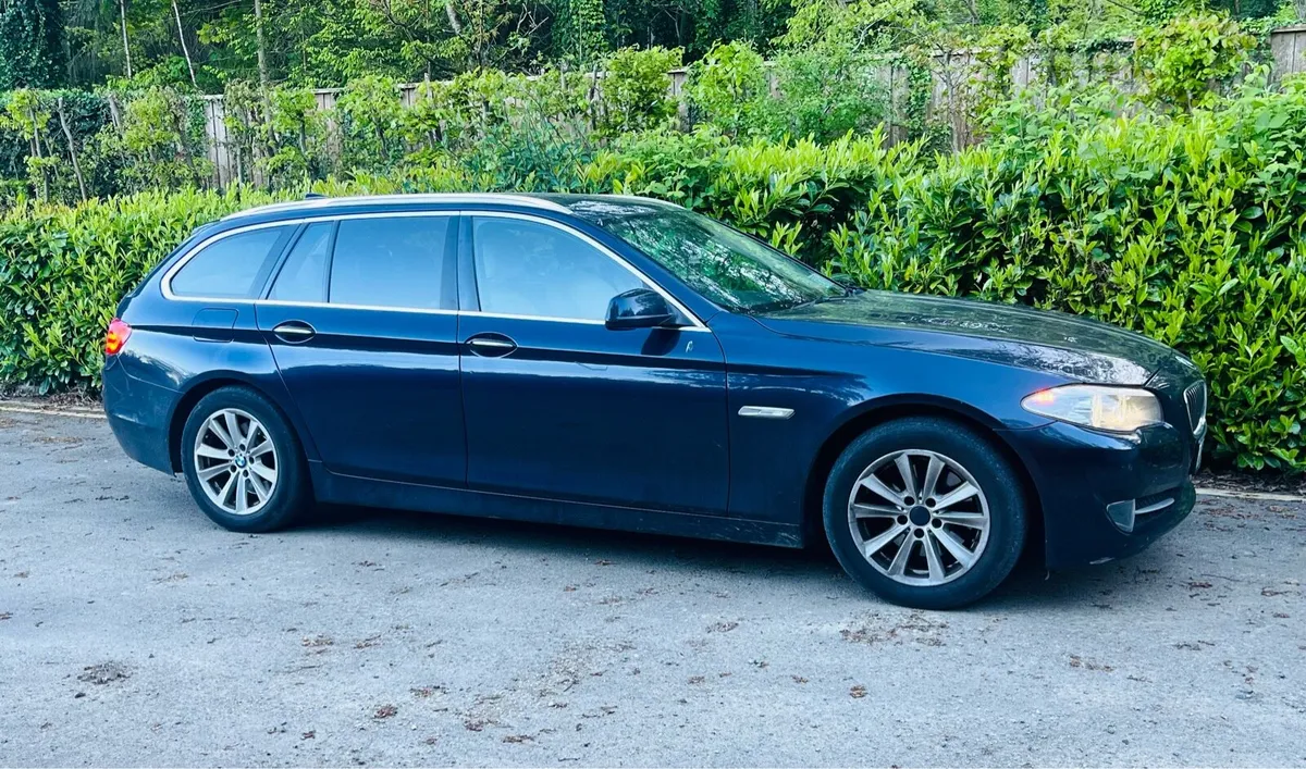 BMW 5 Series SE Touring - Image 1