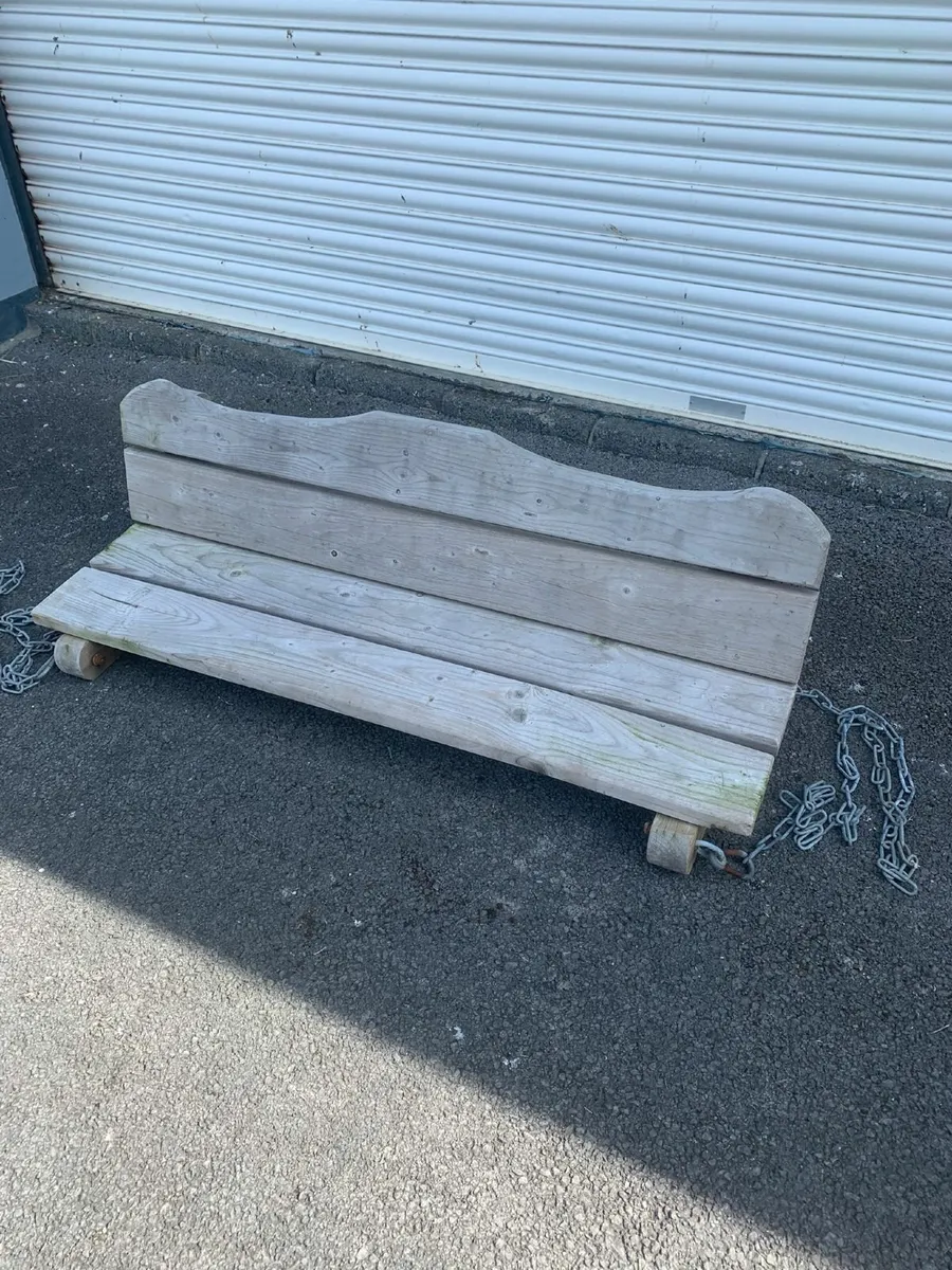 Wooden swing seat - Image 1