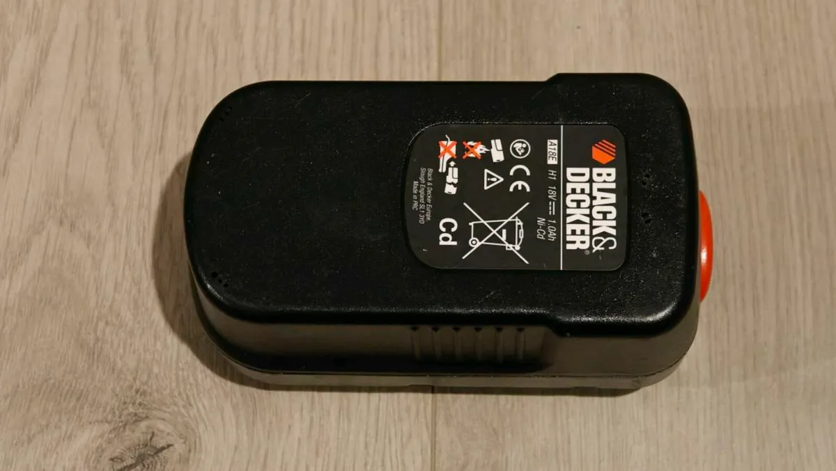 Black & Decker 18V Drill - Image 4