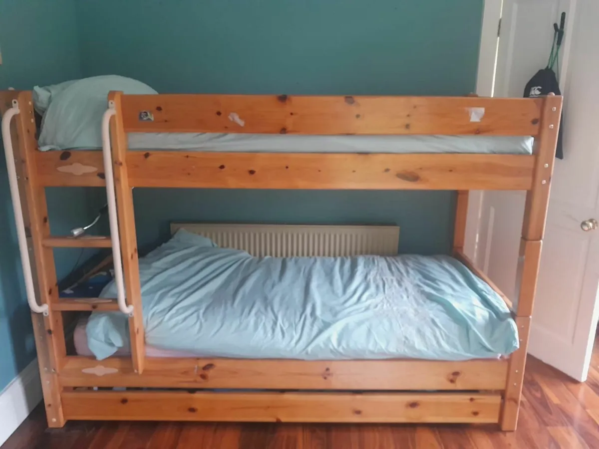 Bunkbeds - Image 1