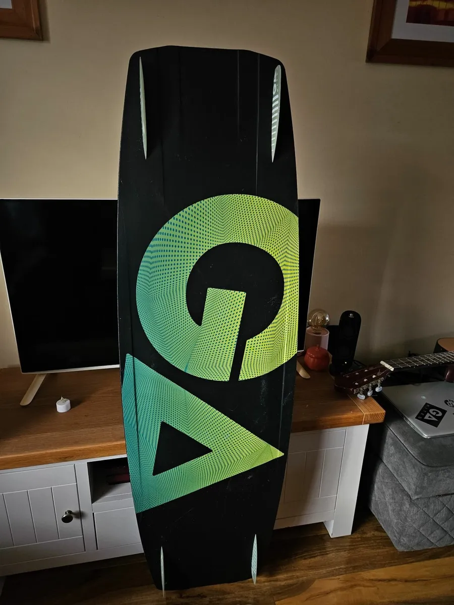 Kitesurfing board - Image 4