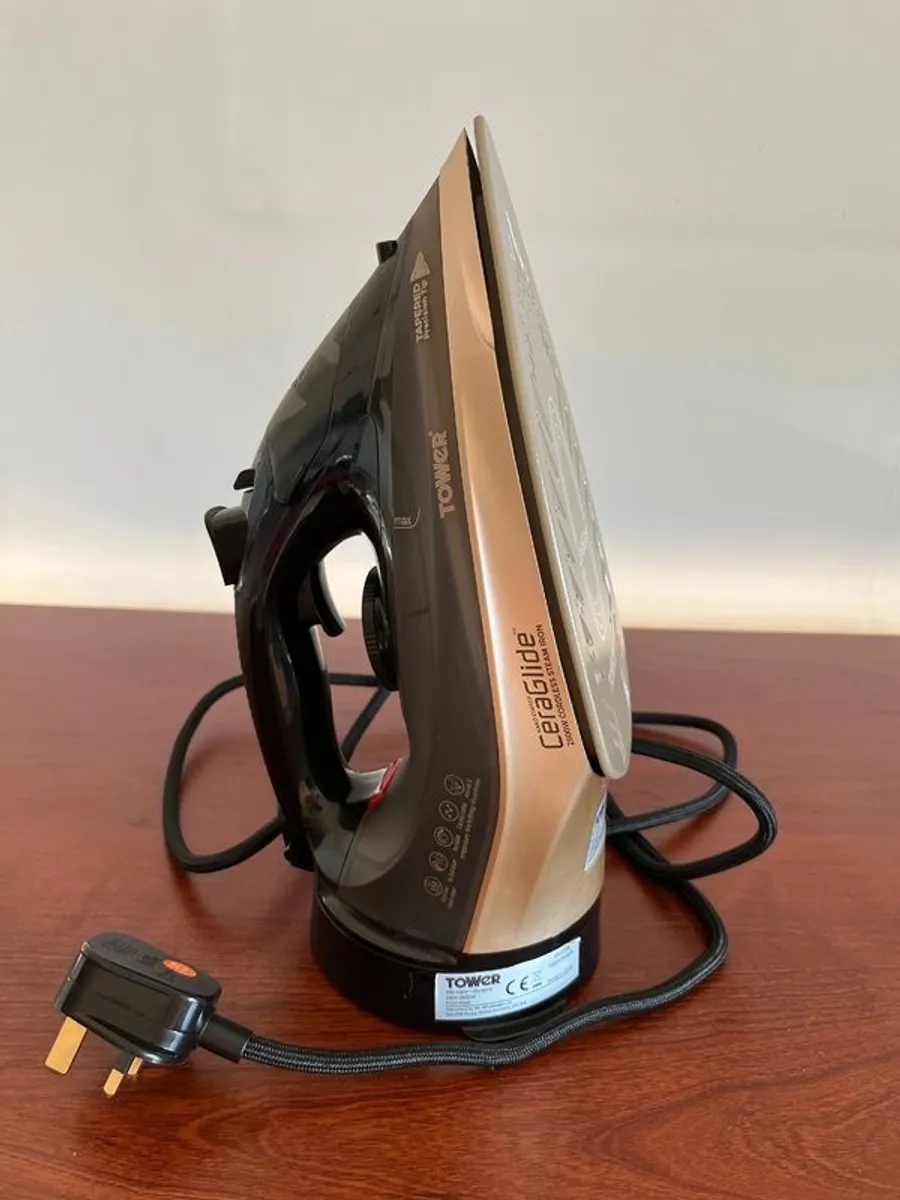 Tower Ceraglide/Cordless/Black & Gold Iron + Ironing Board - Image 1