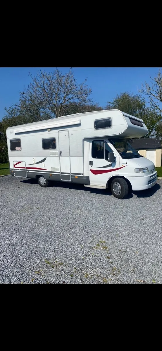 Camper van - Image 2