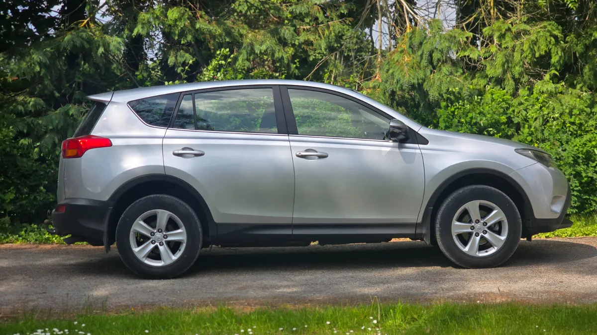 2014 Toyota RAV4 2.0 D4D AURA ONE OWNER NEW NCT ! - Image 3