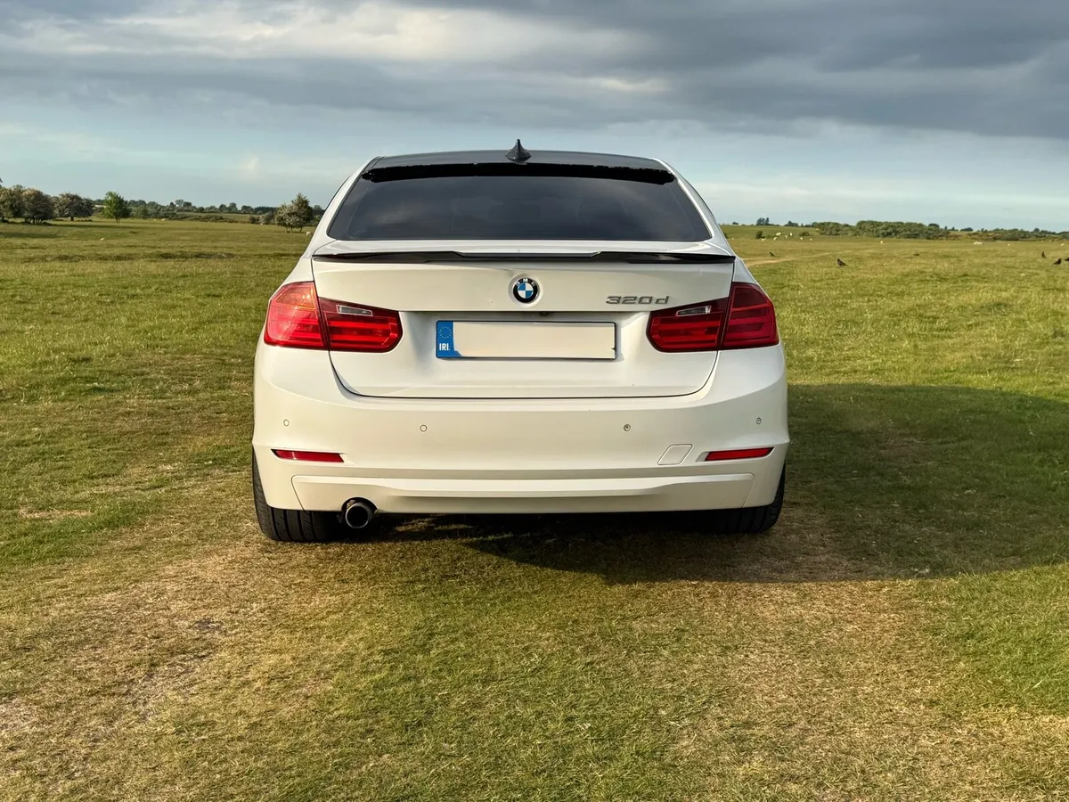 BMW F30 2012 - Image 4