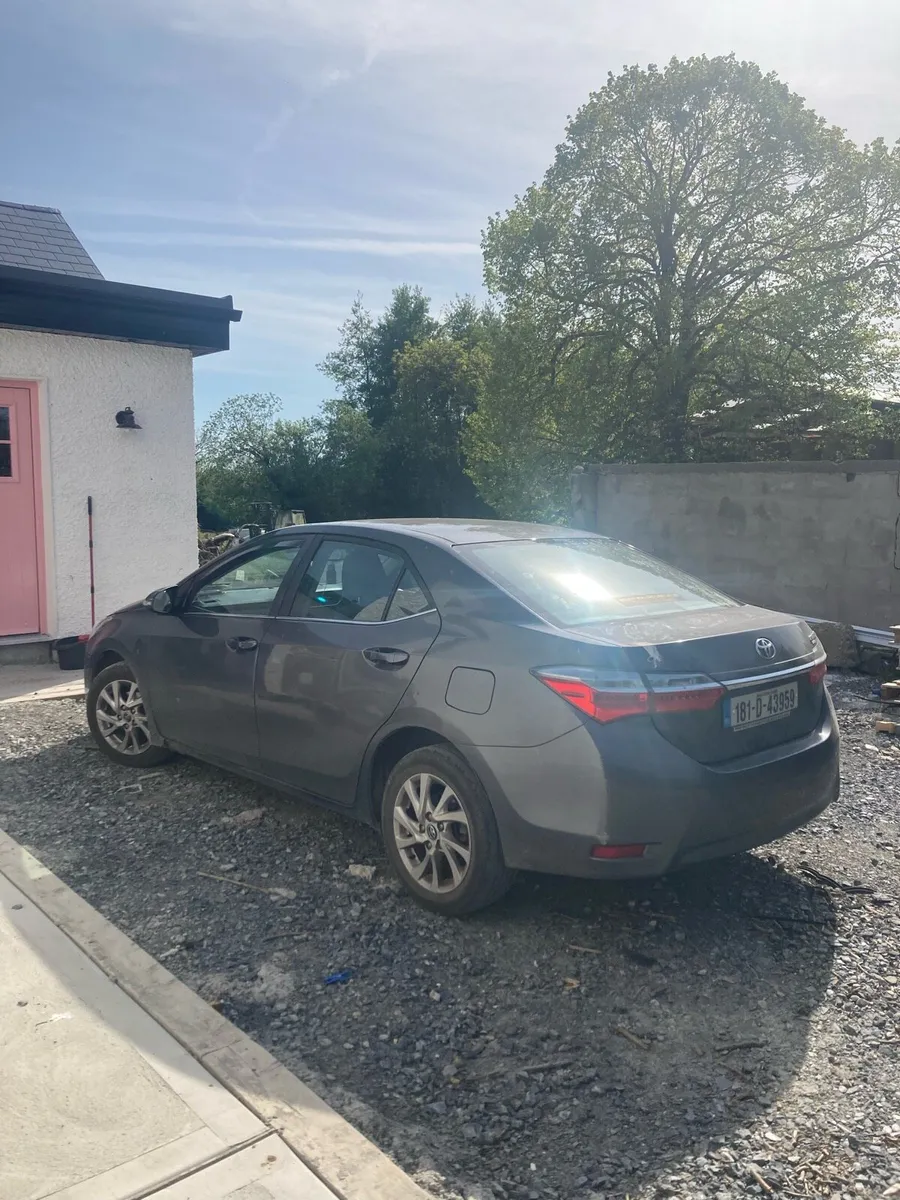 Toyota corolla - Image 2