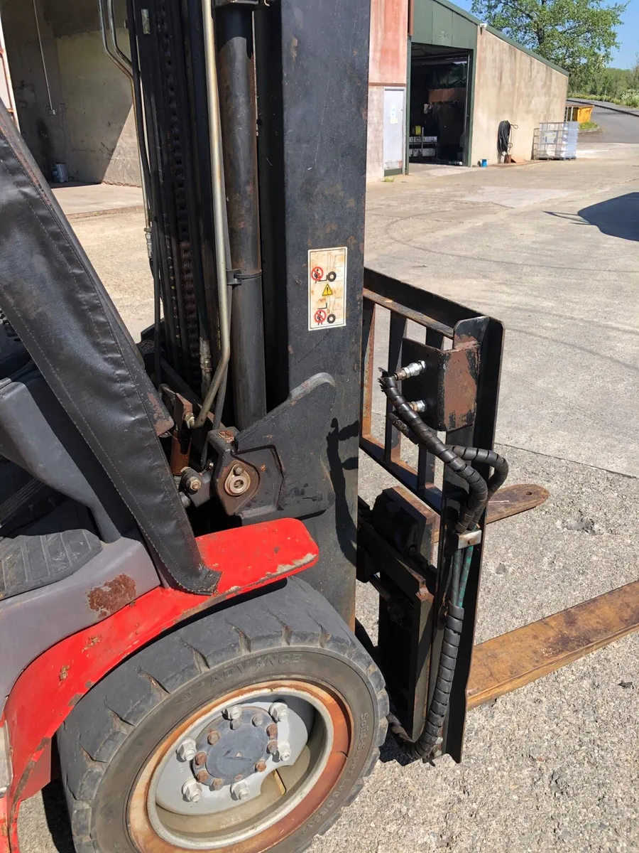 Manitou 3 ton Forklift - Image 3
