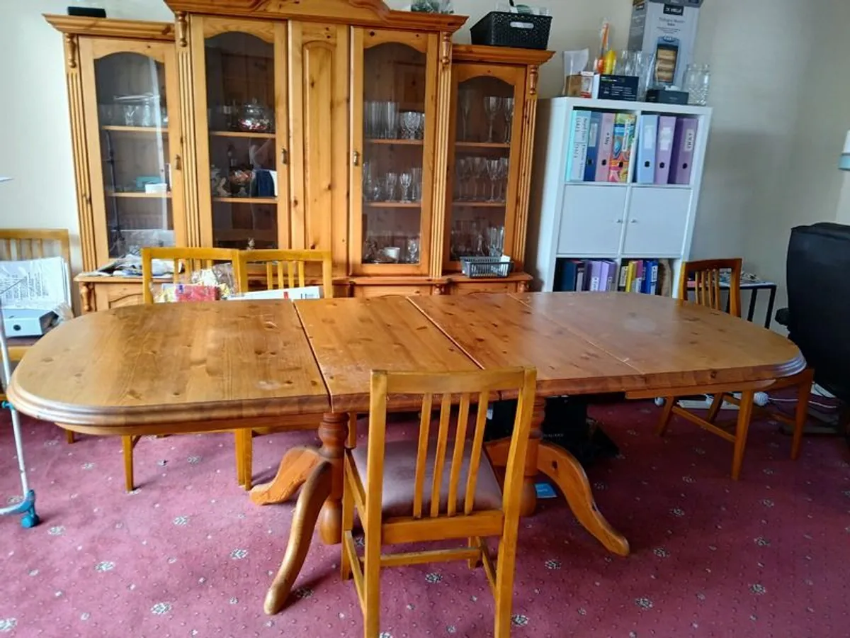 Inherited House with Dining room table - Image 3