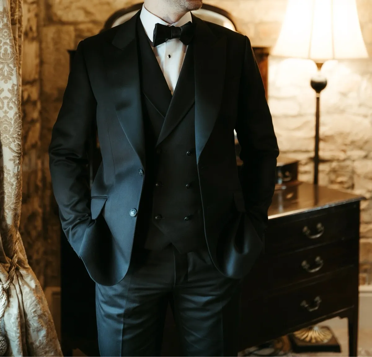 Full Tuxedo & Tom Ford Bow Tie - Image 3