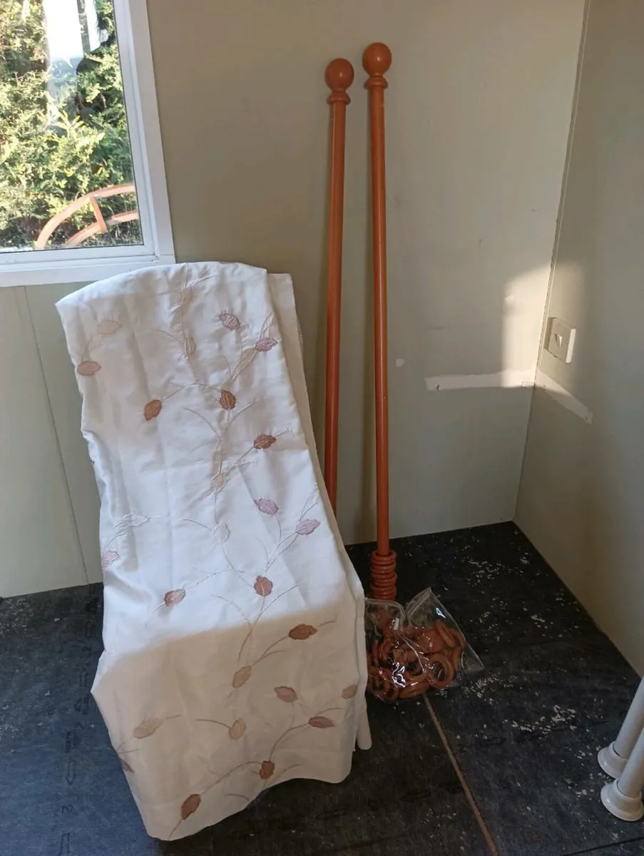 Curtains and 2 pole's perfect condition - Image 1