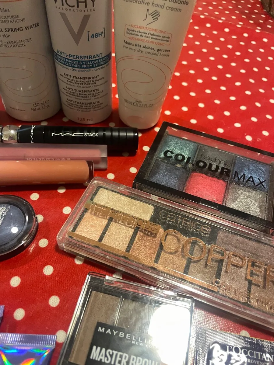 Beauty hamper new and barely used worth 130 - Image 4