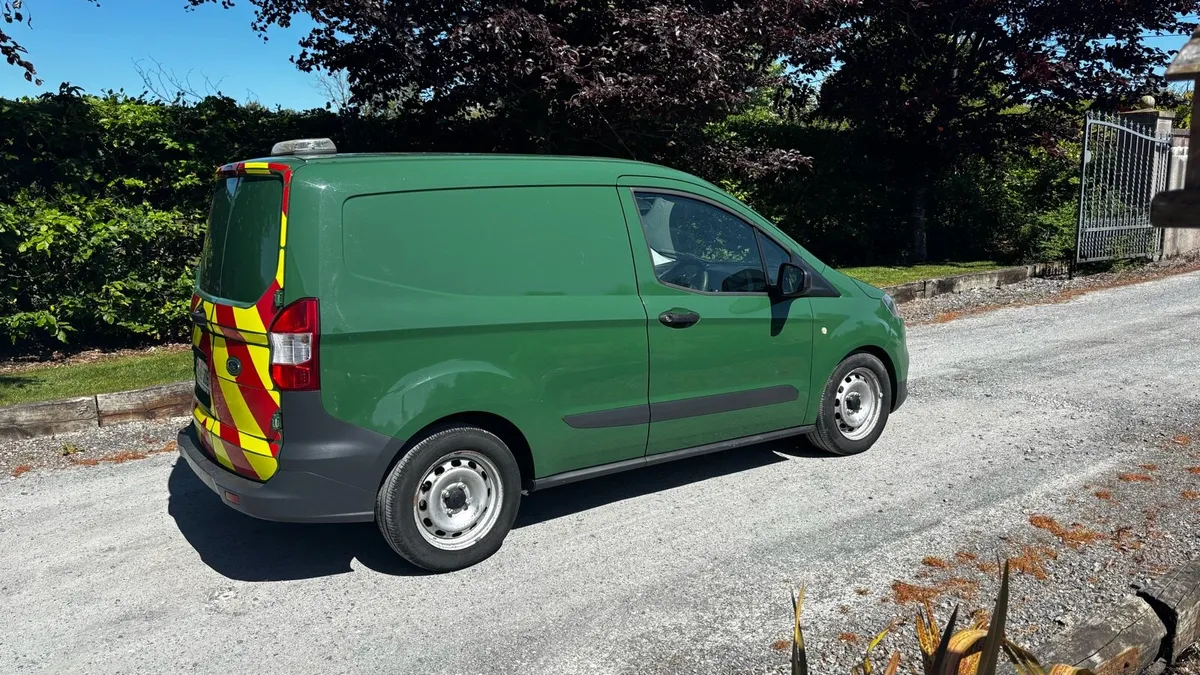 2018 Ford Courier - Image 3