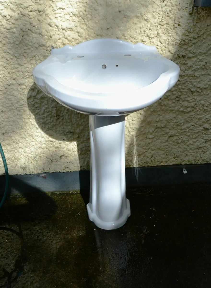 Wash Basin & Pedestal - Image 1