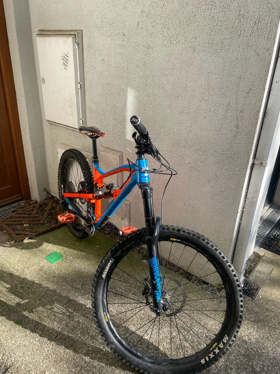 Nukeproof Mega pro 27.5 Super enduro - Image 1
