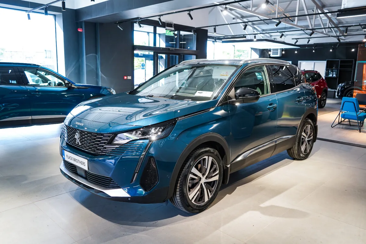 2023 Peugeot 3008 Allure 1.2 PureTech 130bhp - Image 4